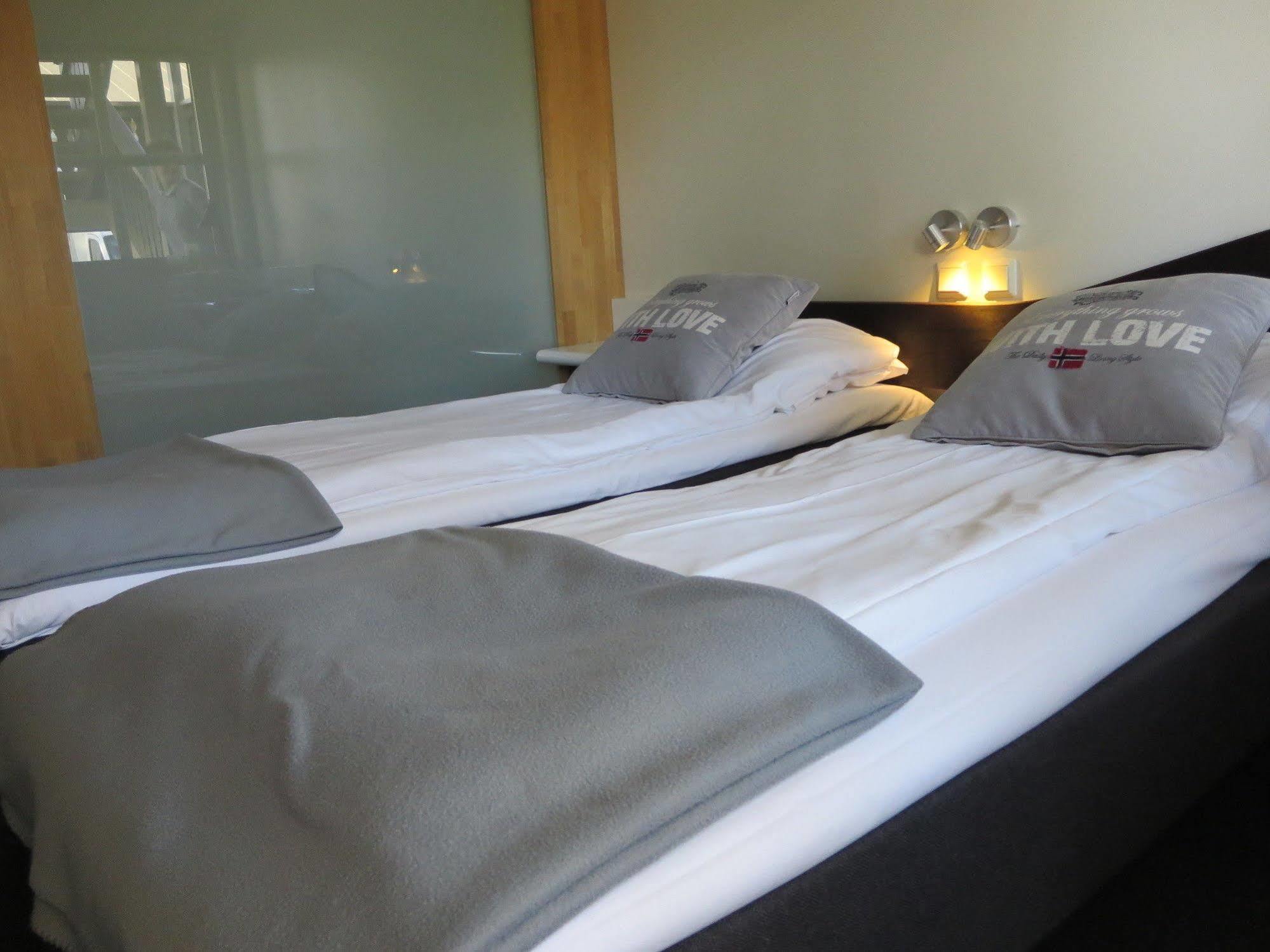 Vikingskipet Hotell Hamar  Extérieur photo